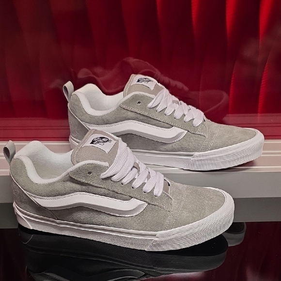 Vans Knu Skool Pig Suede Grey – Men’s 10 / Women’s 11.5